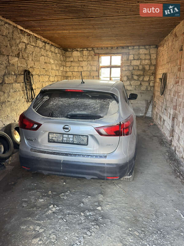 Внедорожник / Кроссовер Nissan Rogue Sport 2017 в Вижнице