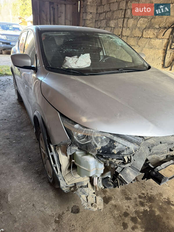 Внедорожник / Кроссовер Nissan Rogue Sport 2017 в Вижнице