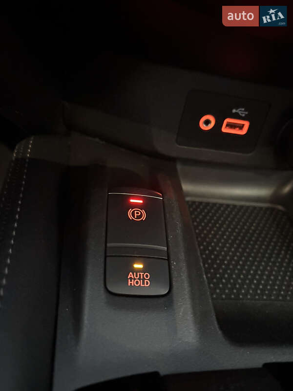 Внедорожник / Кроссовер Nissan Rogue Sport 2020 в Львове