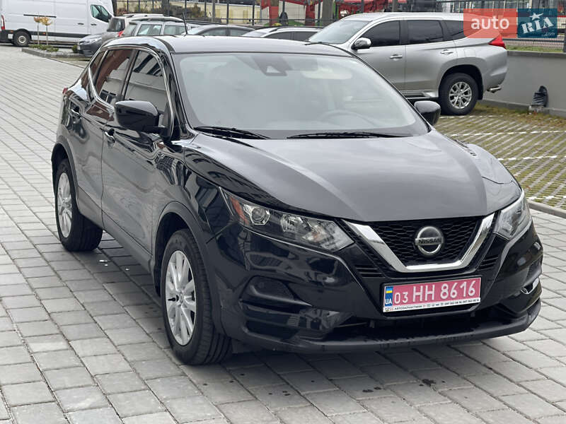 Nissan Rogue Sport 2021
