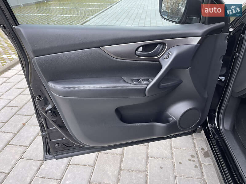 Внедорожник / Кроссовер Nissan Rogue Sport 2021 в Ровно