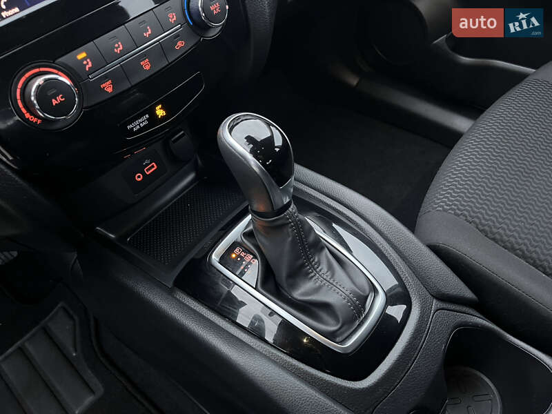 Позашляховик / Кросовер Nissan Rogue Sport 2020 в Вінниці