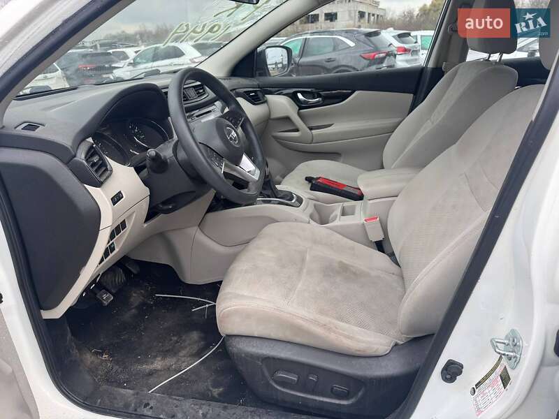 Позашляховик / Кросовер Nissan Rogue Sport 2017 в Львові фото 12 Позашляховик / Кросовер Nissan Rogue Sport 2017 в Львові