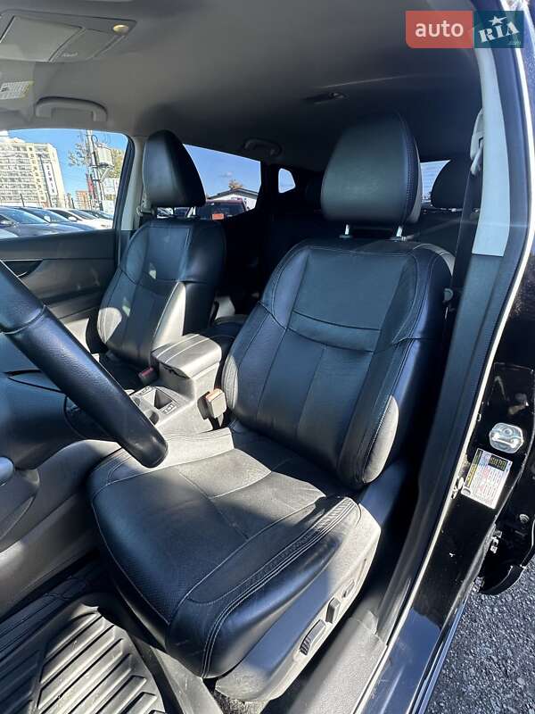 Позашляховик / Кросовер Nissan Rogue Sport 2017 в Білогородці