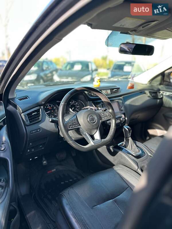 Позашляховик / Кросовер Nissan Rogue Sport 2017 в Білогородці