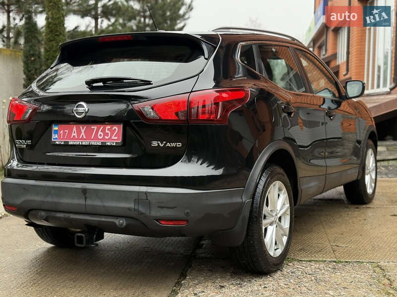 Внедорожник / Кроссовер Nissan Rogue Sport 2018 в Лубнах