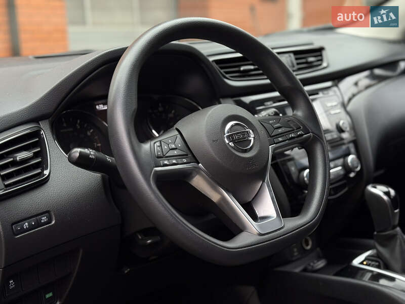 Внедорожник / Кроссовер Nissan Rogue Sport 2018 в Лубнах