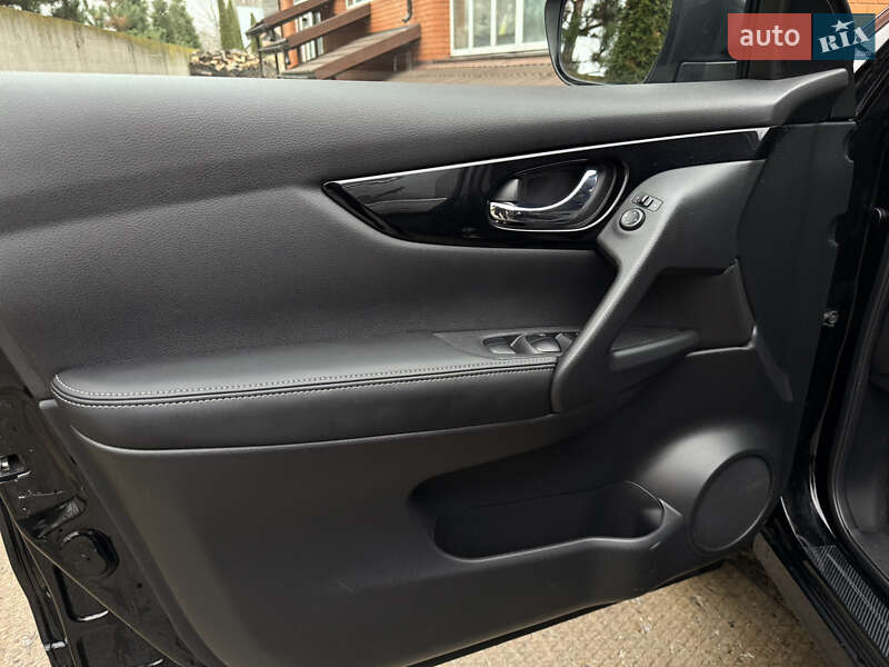 Внедорожник / Кроссовер Nissan Rogue Sport 2018 в Лубнах