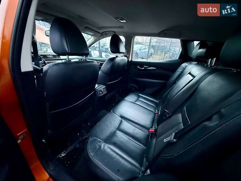 Внедорожник / Кроссовер Nissan Rogue Sport 2017 в Киеве