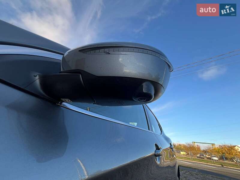 Позашляховик / Кросовер Nissan Rogue Sport 2017 в Івано-Франківську