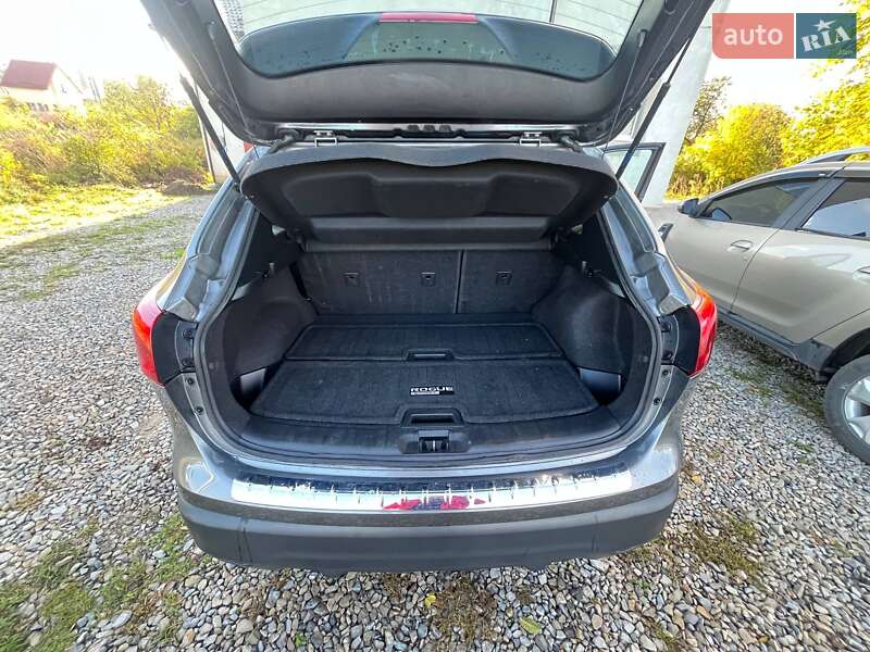 Позашляховик / Кросовер Nissan Rogue Sport 2017 в Івано-Франківську