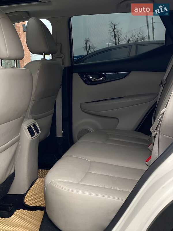 Внедорожник / Кроссовер Nissan Rogue Sport 2017 в Киеве фото 44 Внедорожник / Кроссовер Nissan Rogue Sport 2017 в Киеве