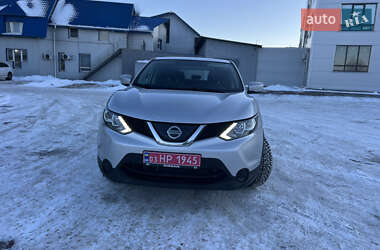 Внедорожник / Кроссовер Nissan Rogue Sport 2018 в Ровно