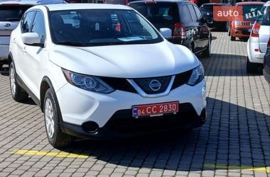 Позашляховик / Кросовер Nissan Rogue Sport 2018 в Чернівцях