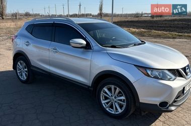 Позашляховик / Кросовер Nissan Rogue Sport 2017 в Чутовому
