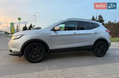 Внедорожник / Кроссовер Nissan Rogue Sport 2017 в Львове