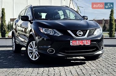 Внедорожник / Кроссовер Nissan Rogue Sport 2017 в Ровно
