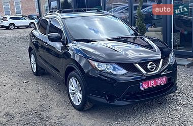 Внедорожник / Кроссовер Nissan Rogue Sport 2017 в Луцке