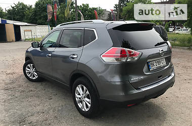 Позашляховик / Кросовер Nissan Rogue 2015 в 