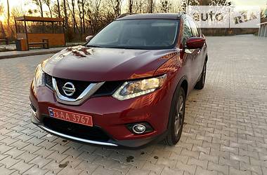 Внедорожник / Кроссовер Nissan Rogue 2016 в Луцке