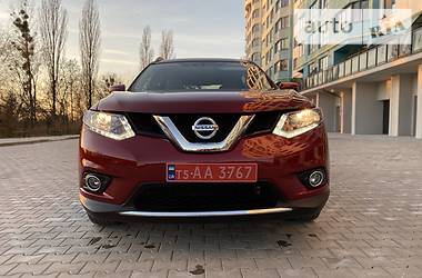 Внедорожник / Кроссовер Nissan Rogue 2016 в Луцке