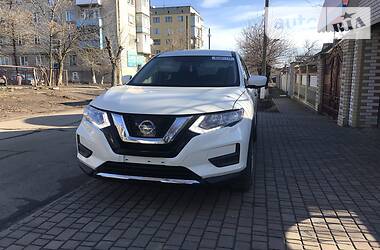 Внедорожник / Кроссовер Nissan Rogue 2017 в Бердянске