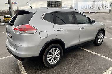 Позашляховик / Кросовер Nissan Rogue 2016 в 