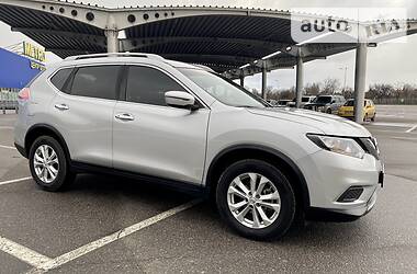 Позашляховик / Кросовер Nissan Rogue 2016 в 