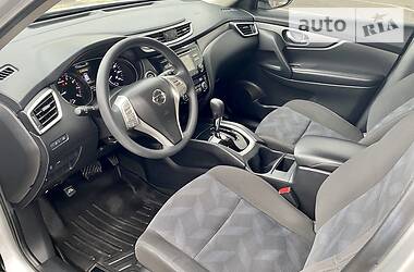 Позашляховик / Кросовер Nissan Rogue 2016 в 