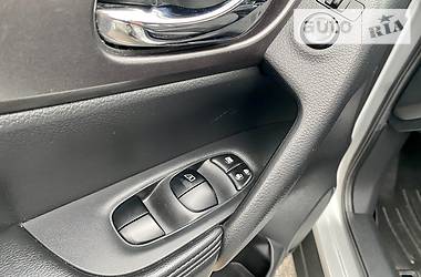 Позашляховик / Кросовер Nissan Rogue 2016 в 
