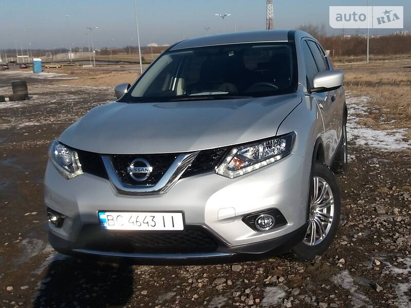 Позашляховик / Кросовер Nissan Rogue 2015 в 