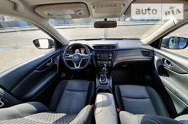 Позашляховик / Кросовер Nissan Rogue 2017 в 