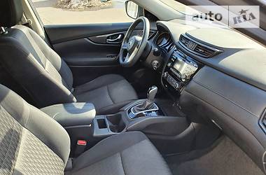 Позашляховик / Кросовер Nissan Rogue 2017 в 