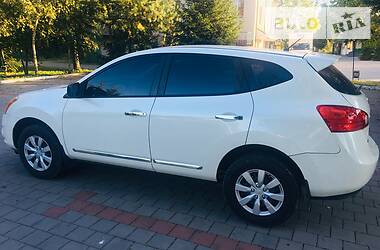Позашляховик / Кросовер Nissan Rogue 2010 в 