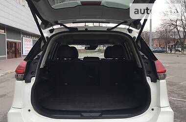 Позашляховик / Кросовер Nissan Rogue 2016 в 