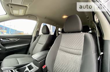 Позашляховик / Кросовер Nissan Rogue 2017 в 