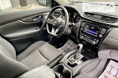 Позашляховик / Кросовер Nissan Rogue 2017 в 