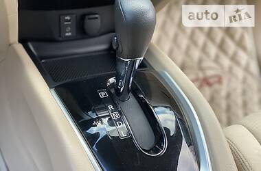 Позашляховик / Кросовер Nissan Rogue 2016 в 
