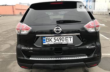Позашляховик / Кросовер Nissan Rogue 2015 в 