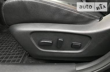 Позашляховик / Кросовер Nissan Rogue 2015 в 