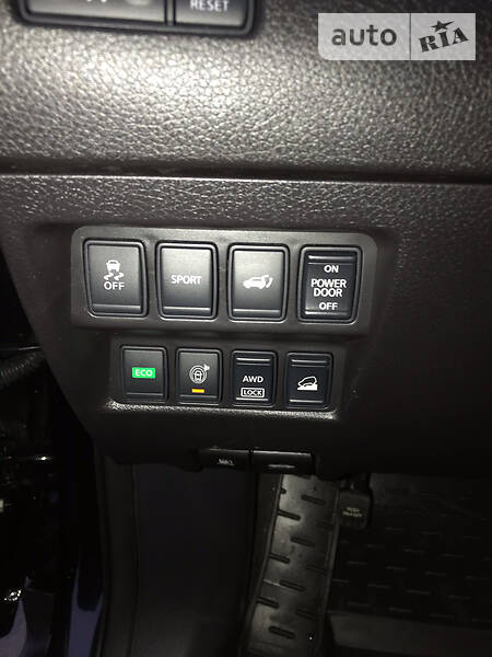 Позашляховик / Кросовер Nissan Rogue 2015 в Києві