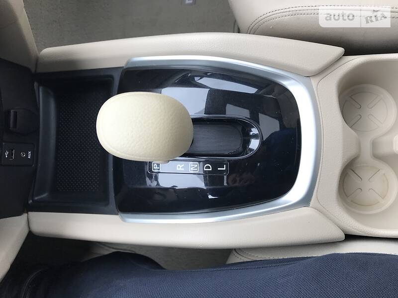 Позашляховик / Кросовер Nissan Rogue 2014 в Києві