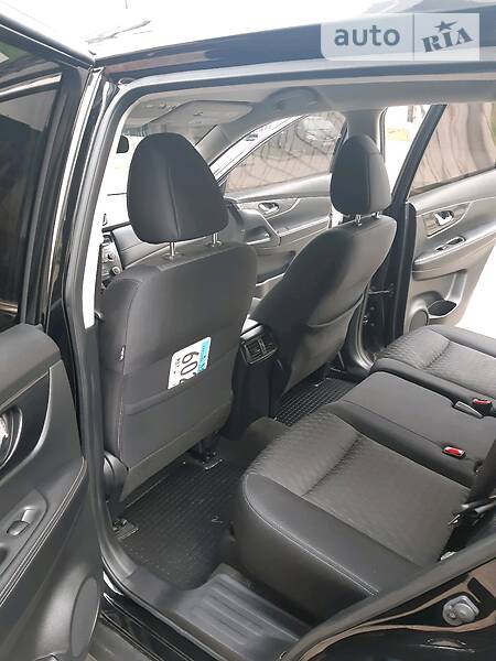 Позашляховик / Кросовер Nissan Rogue 2016 в Івано-Франківську