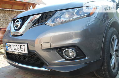 Позашляховик / Кросовер Nissan Rogue 2015 в 