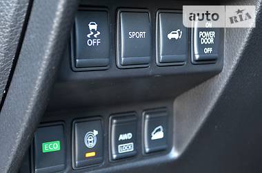 Позашляховик / Кросовер Nissan Rogue 2015 в 