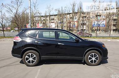 Позашляховик / Кросовер Nissan Rogue 2015 в 