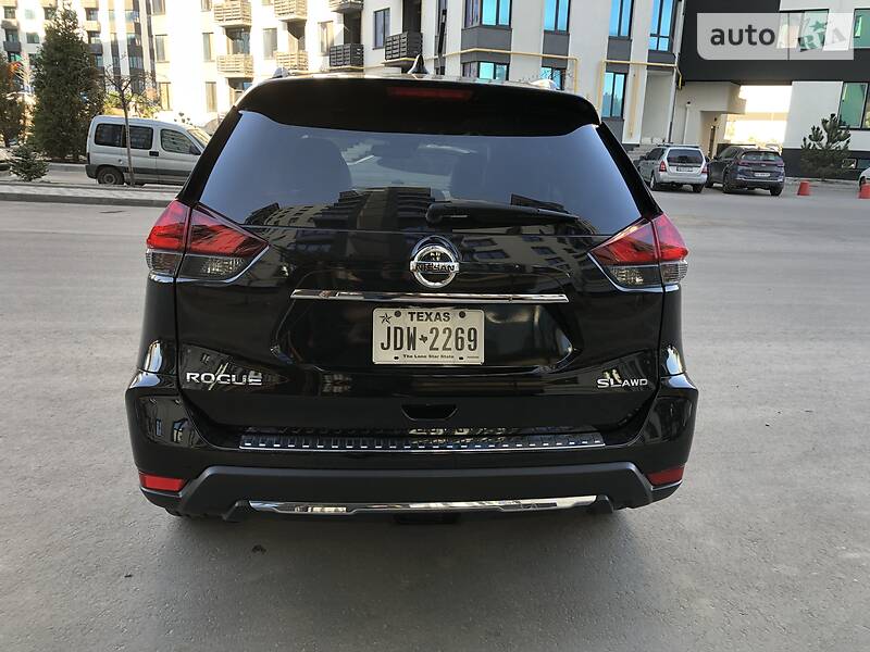 Позашляховик / Кросовер Nissan Rogue 2017 в Києві