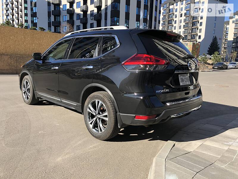 Позашляховик / Кросовер Nissan Rogue 2017 в Києві