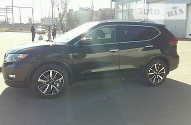 Позашляховик / Кросовер Nissan Rogue 2017 в 