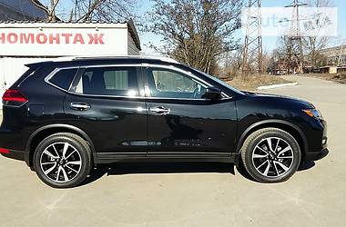 Позашляховик / Кросовер Nissan Rogue 2017 в 